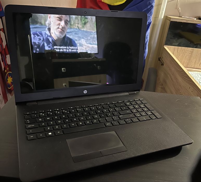 Laptop HP 15 – AMD A9, 4 GB RAM, Radeon R5