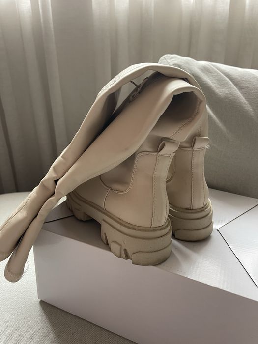 Дълги  Ботуши над коляното в светло екрю