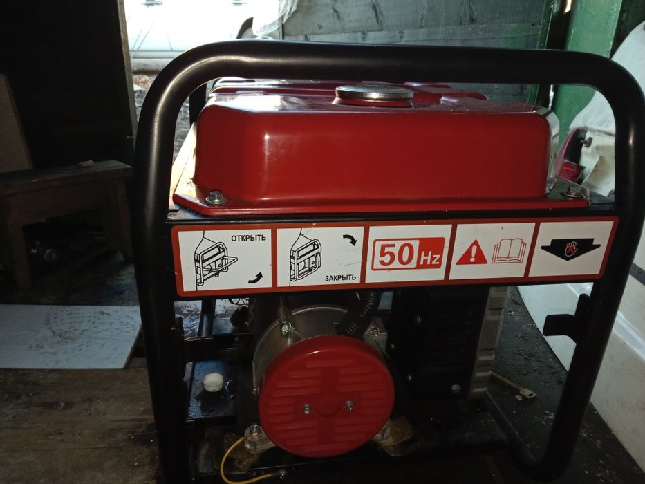 Бензиновый генератор
