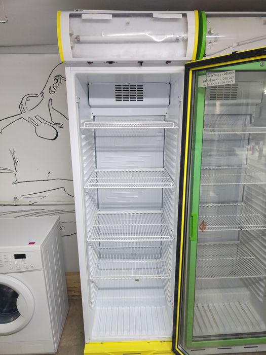 Холодильник Витринный