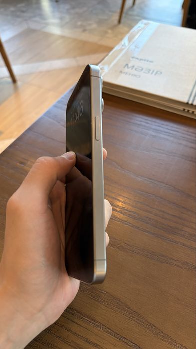 Продам iphone 15 pro max 256gb