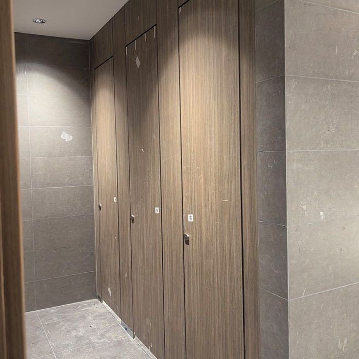 HPL панели для лабораторий, перегородок и санитарных кабин