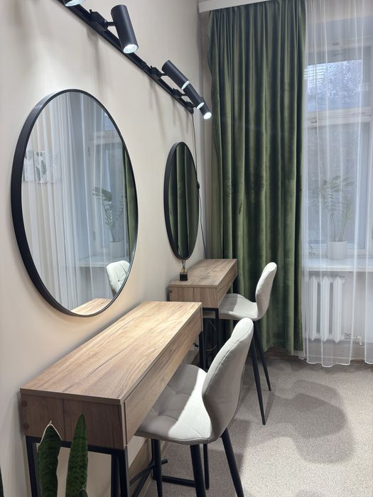 Продам барный стул новый