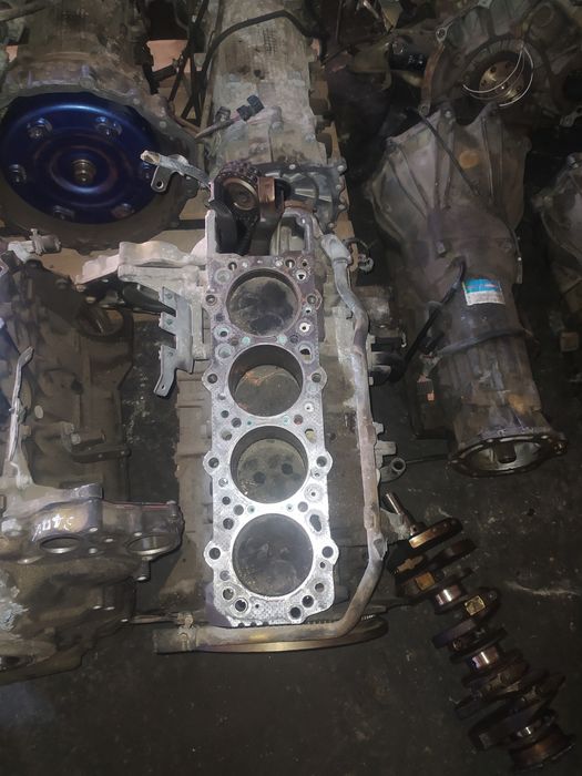 Блок двигателя 4M40