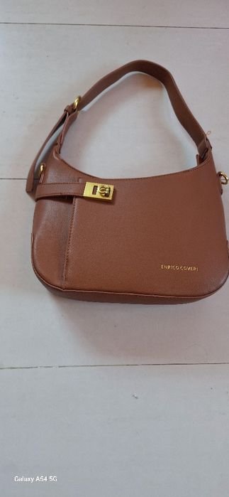 Дамска чанта,почти не употребявана, лека,удобна,елегантна