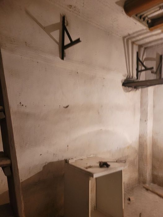 ГОРИТ!!! Срочно Продам Нежилое Помещение 49м2, Жемчуг, Метро Ойбек