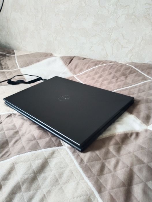 Продам ноутбук Делл i7