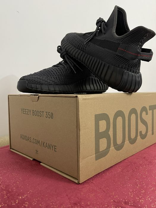 YEEZY 350 V2 Black Static
