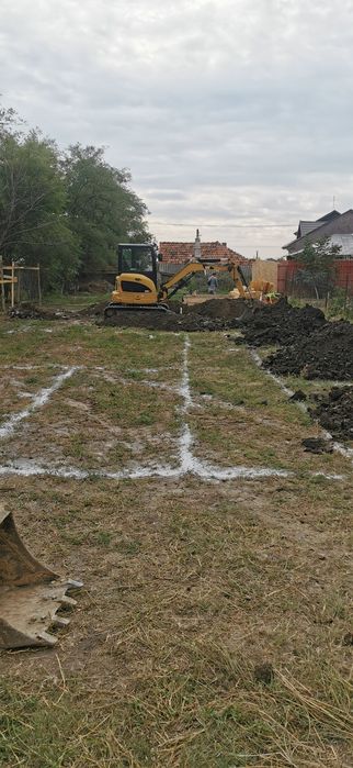 Prestari servicii cu miniexcavator și camioneta basculabila