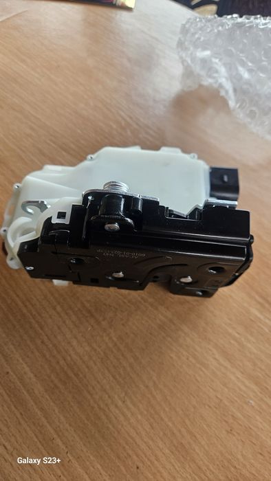 Брава за предна дясна врата за кола за Голф 5