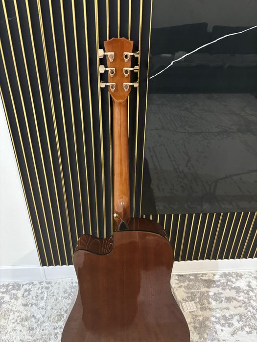 Гитара акустическая