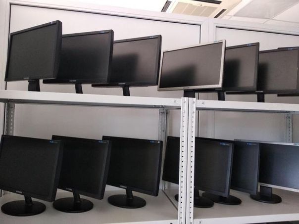 Продам монитор с гарантией