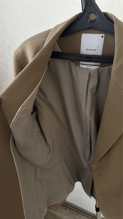 Классный бежевый пиджак