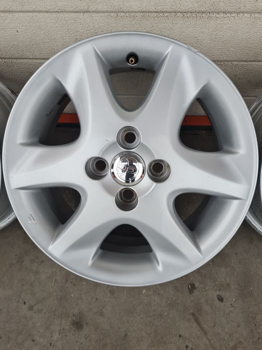 Оригинални джанти за TOYOTA ТОЬОТА R15 4x100 ET45 6J