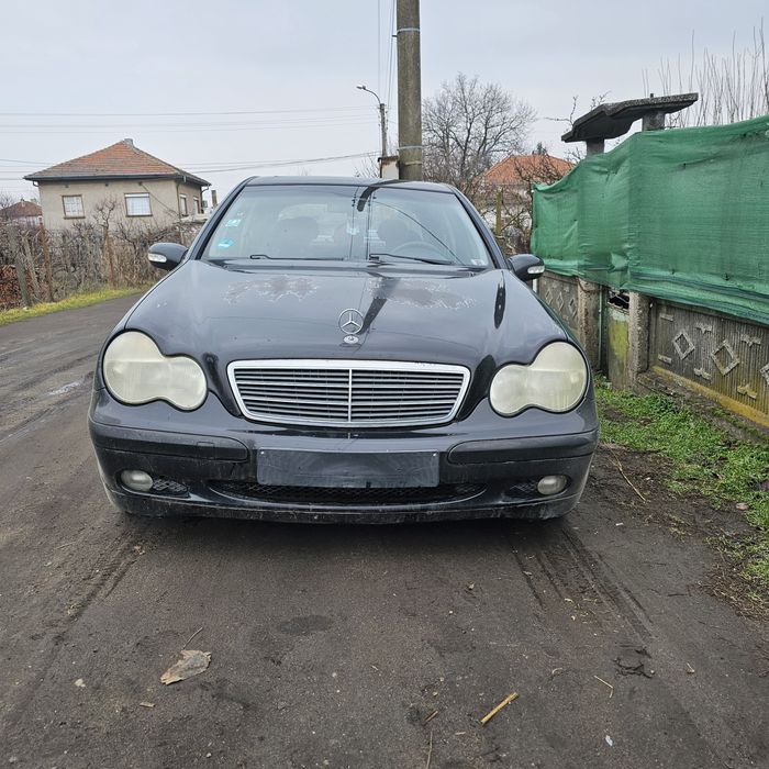 Mercedes-Benz w203 c200 kompressor  на части само .