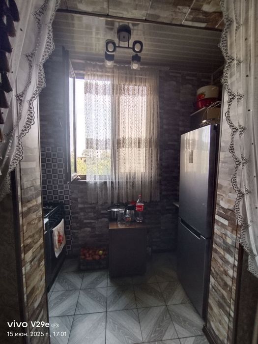 Продаётся квартира 2/4/4. Массив Феруза.