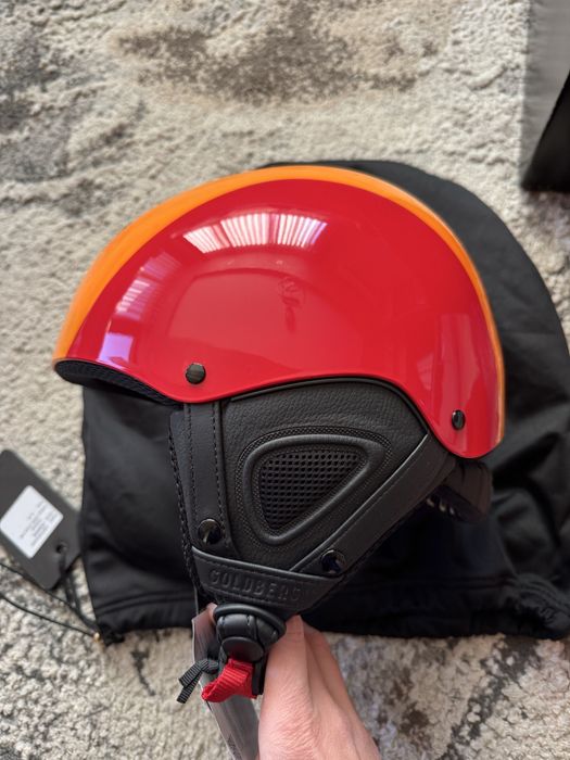 Дамски ски каска и чанта Goldbergh