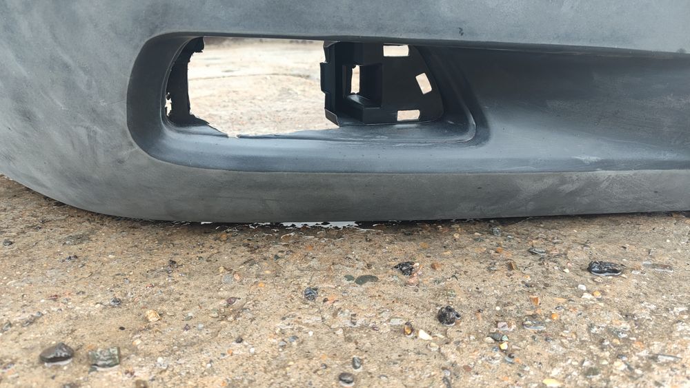 Продам бампер на Камри 40