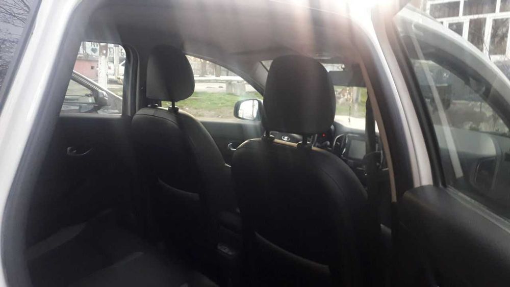 LADA XRAY CROSS srochno sotiladi