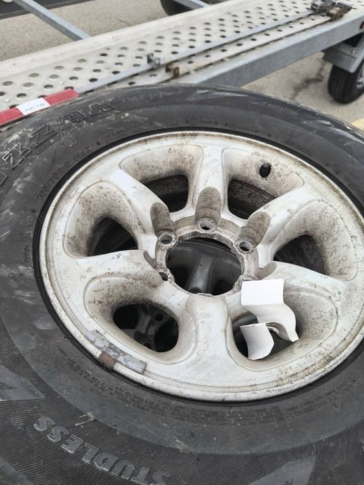 4 броя гуми с лети джанти 15