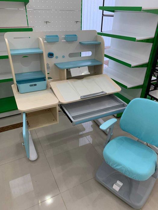Детская парта со стулом