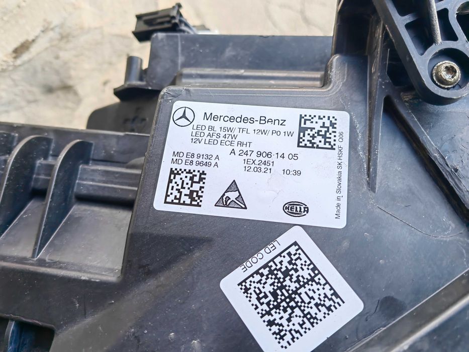 Фар Mercedes W247 B-Classa LED десен / Фар Мерцедес W247 Б-класа Оригинален