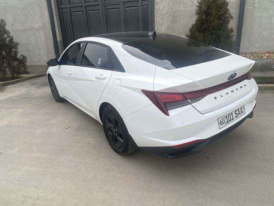 Hyundai Elantra 2022