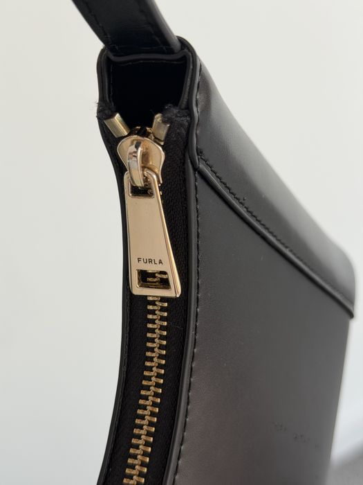 Furla чанта черна