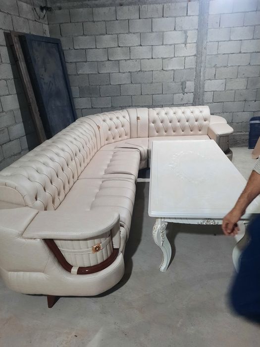 Оптом уголок Честер Арзон сифатли