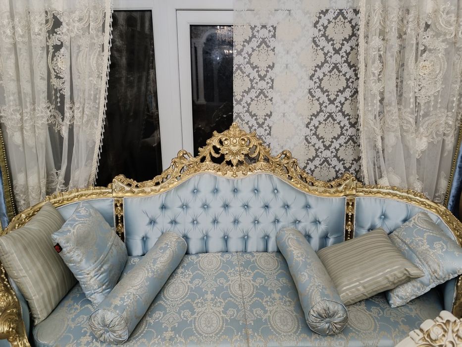 Продам королевский синий диван