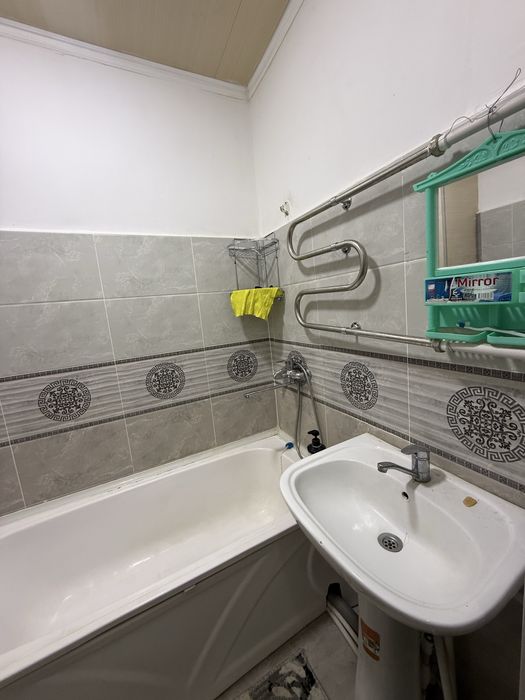 Срочно ижарага берилади оилага 2 хона 2- етаж 22- мактаб олдида