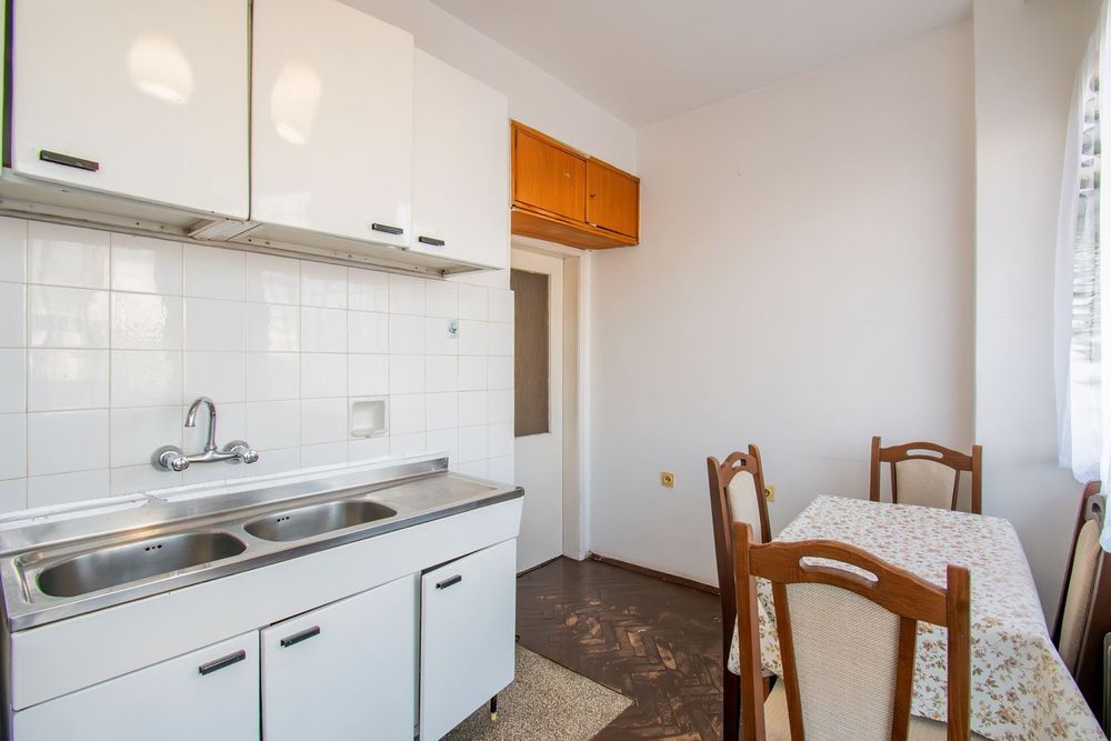 Дава се под наем Двустаен апартамент в София, Банишора - 60 кв.м за 328.95 € - Снимка #1