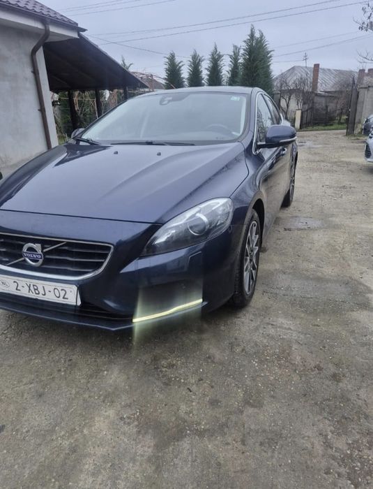 Vând Volvo V40 2.0 Diesel 190 Cai Euro 5 Proprietar Adusă Din Olanda
