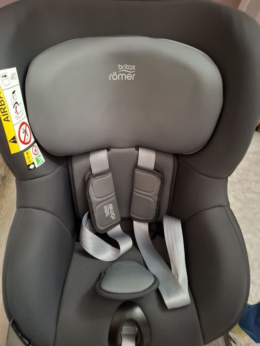 Продавам детско столче Britax Romer I size