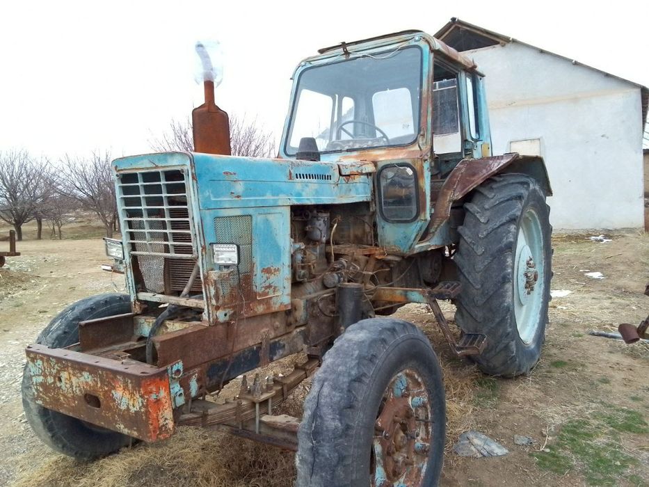 Belarus traktor sotiladi 80