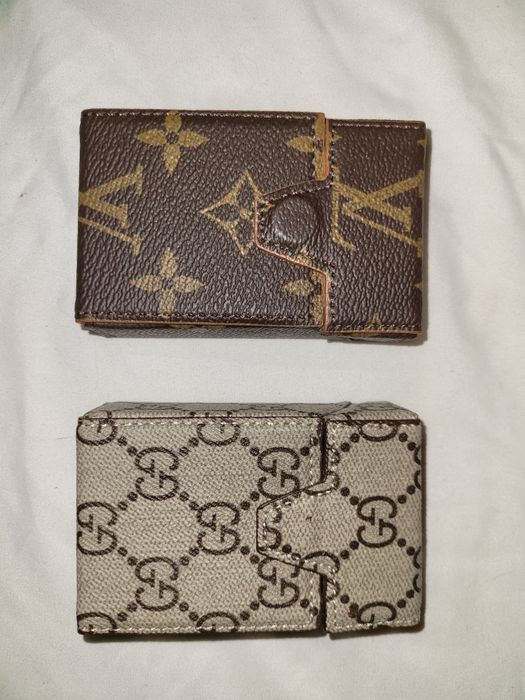 Suport de țigări cu brichetă