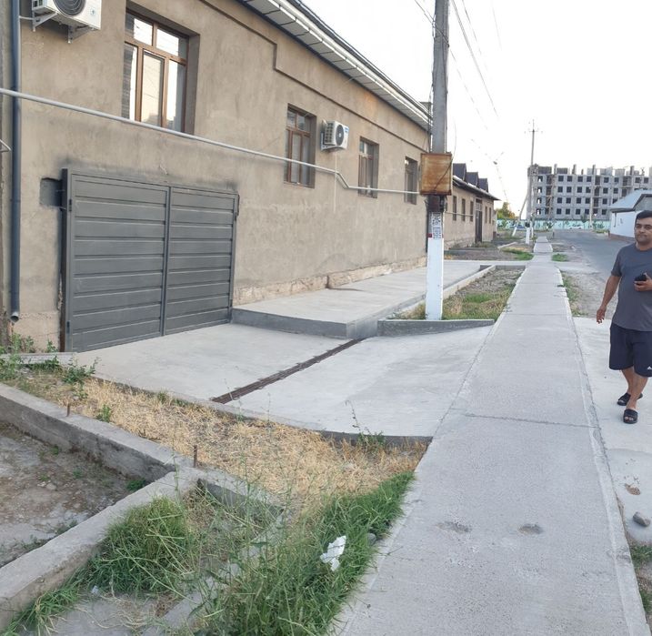 Тошкент вилояти Нурафшон шахрида уй сотилади