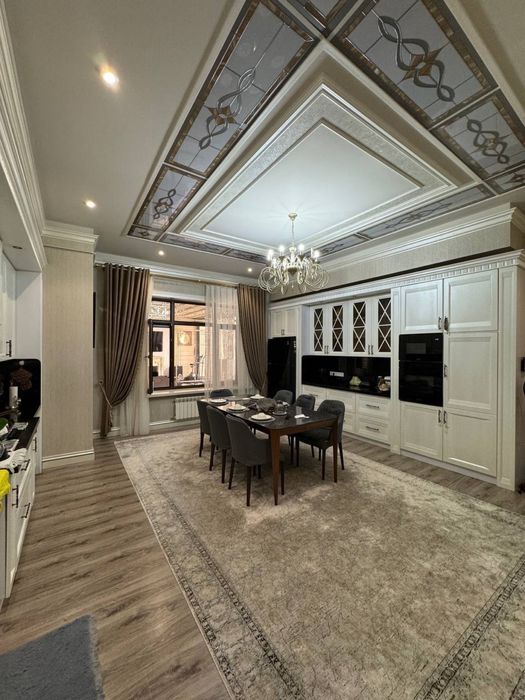 Продаю шикарный дом с Авторским ремонтом идеальноя локация ор.р Цирк