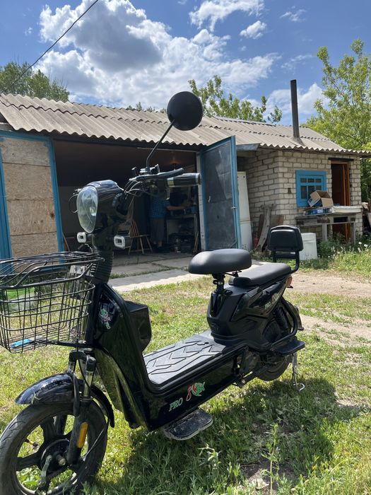 Скутер ск8 про все работает