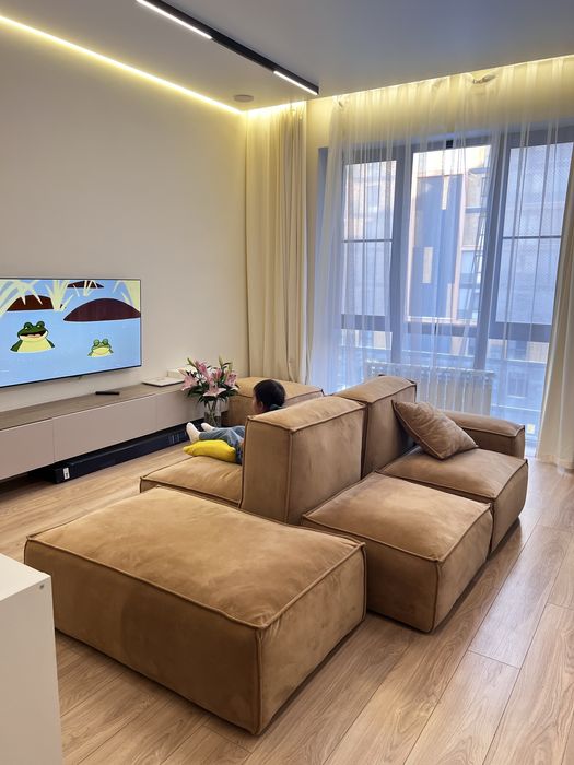 Продам дизайнерский диван