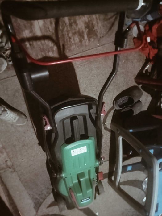Mașină electrică de tuns gazon cu trepte
