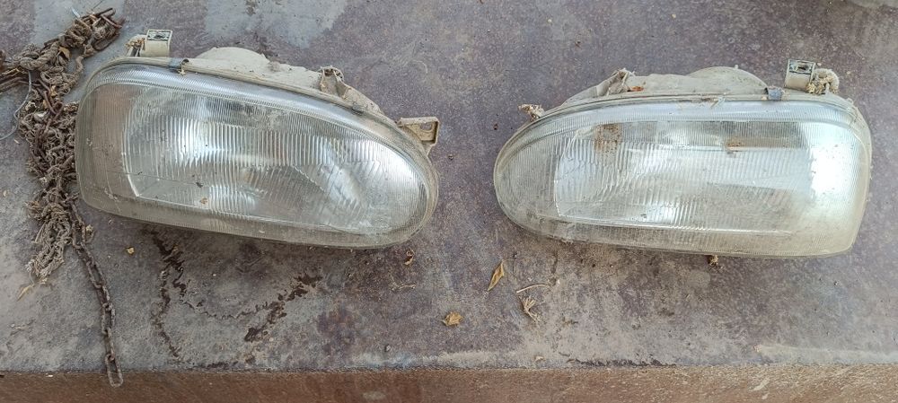 Гольф 3 фара.За пару 5000