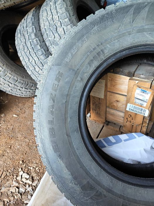 Зимние шины 265/70R17