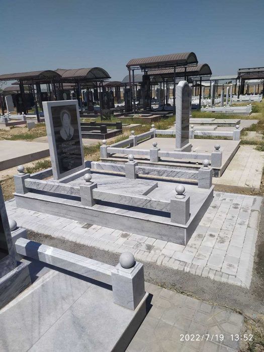 Памятники на корейском кладбище Возрождение, оптовые цены