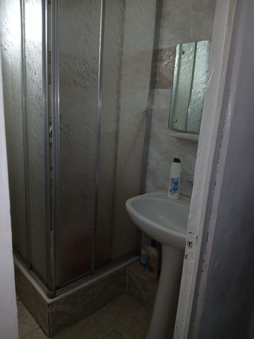 Persoana fizica închiriez garsonieră în Deva zonă piata