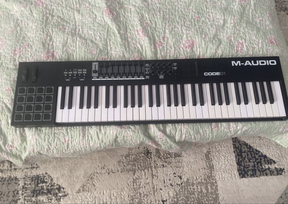 Midi клавиатура M-audio code 61