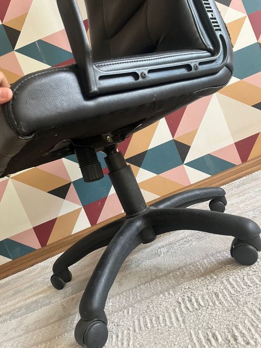 Офисный кресло, кожанный