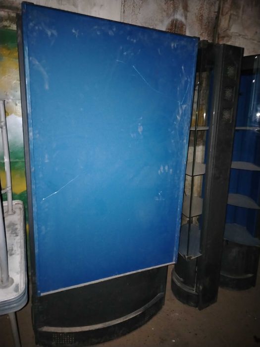 Витрина с подсветкой, Европа. 2 штуки.