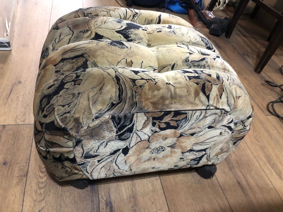 Фотьойли в комплект с табуретка