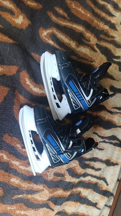 Продам коньки 41 размер